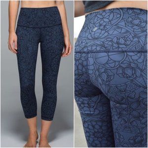 Size 2 - Lululemon Wunder Under Crop II